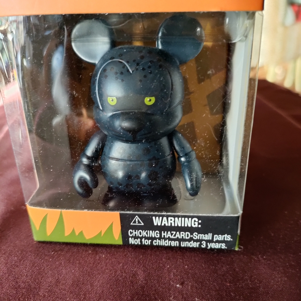 Black Bear Disney Park Vinyl Collectible Figure.Toy Animal Kingdom.